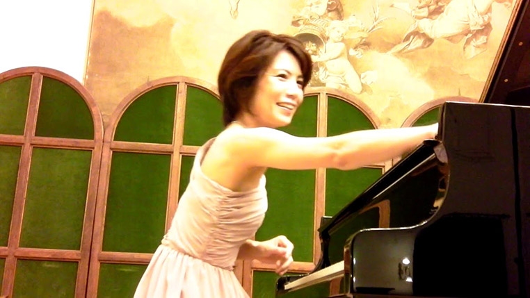 窪田さやか YouTube・Part of the Grande polonaise brillante op.22,  Etude op.25-1（アンコールショパン２曲╱華麗なる大ポロネーズより、エチュードOp.25-1「エオリアンハープ」）